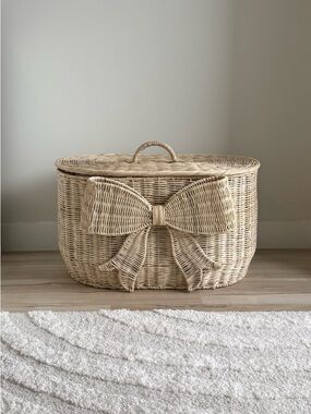 loveshackfancy x pbteen woven bow lidded trunk basket